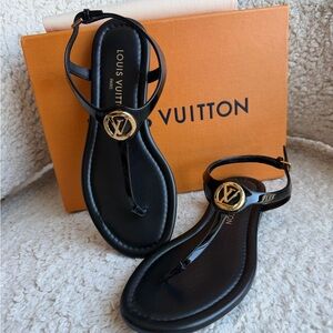 Louis Vuitton Sunkiss Black Patent Flat Sandal - $1050 current retail